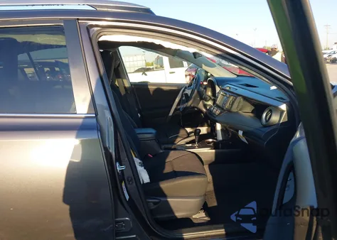 2018 Toyota Rav4 Le z USA, uszkodzony, nr VIN JTMZFREV7JJ747816